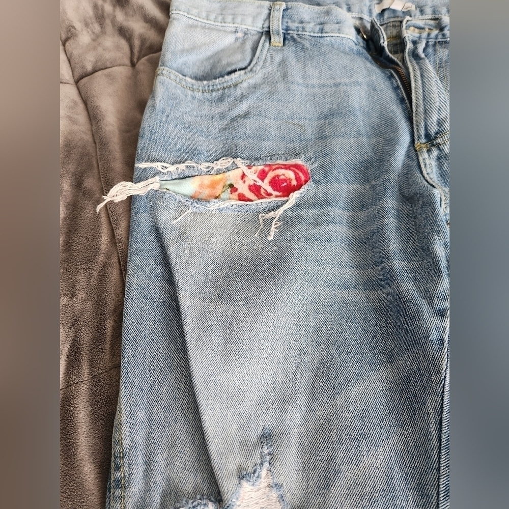Tapered Ripped Floral Patch Jeans - Picture 6 of 8
